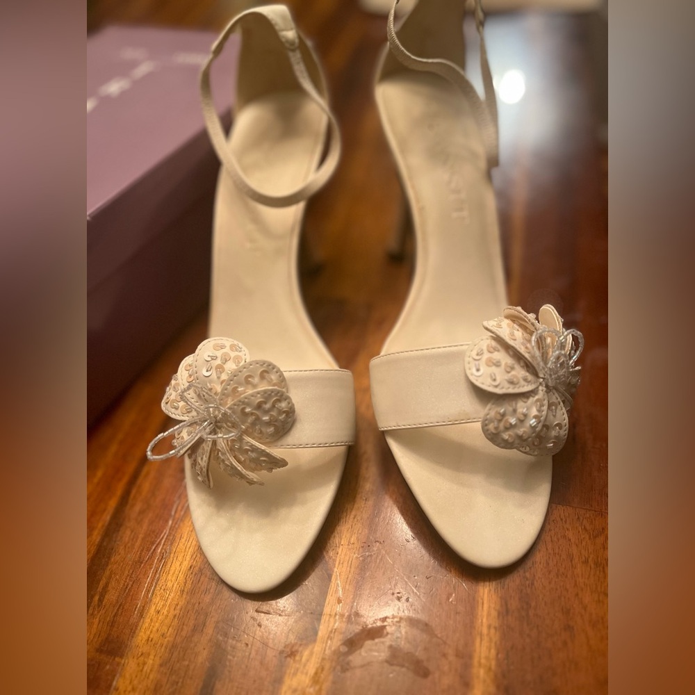 New York Transit white pearl satin open toe heals size 10